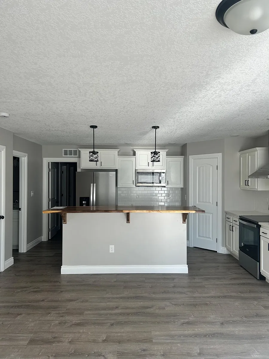 Building Photo - 846 SE Hackberry Dr