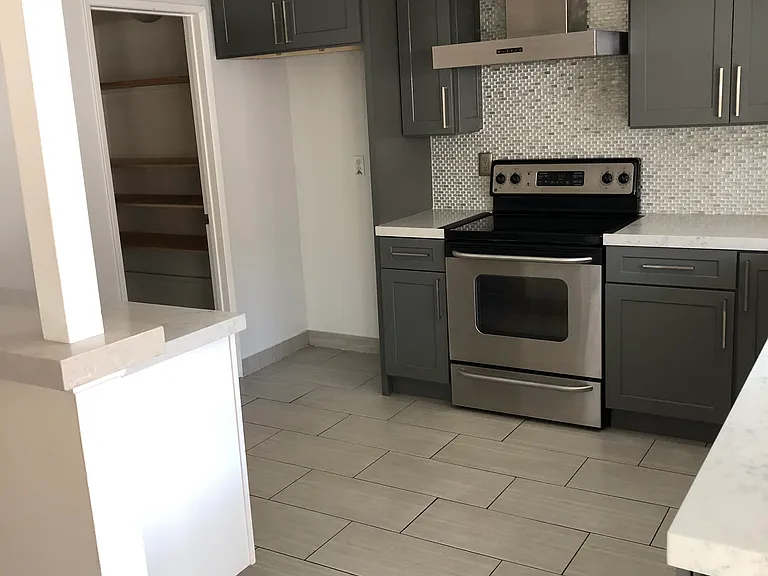 10041 Delano Ln — Photo 6