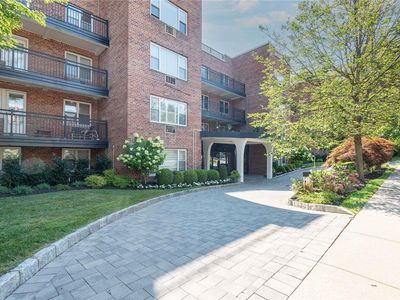 25 Chapel Place #1K, Great Neck, NY, 11021
