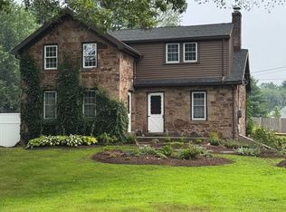 200 Firetown Rd, Simsbury, CT 06070