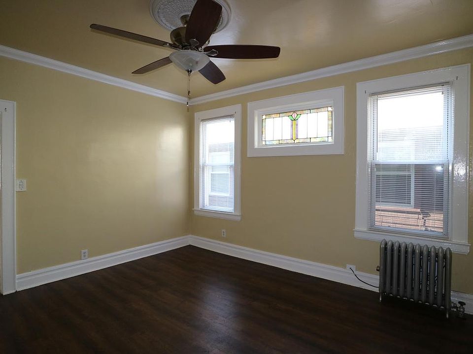 1st image of 138 Vermont Ave #2R