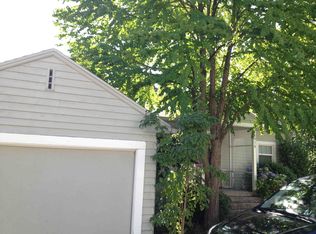 8916 20th Ave NE, Seattle, WA 98115