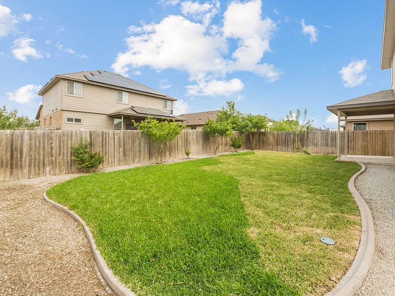 301 Serpentine Ln — Photo 37