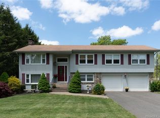 10 Washington Dr, Southington, CT 06489