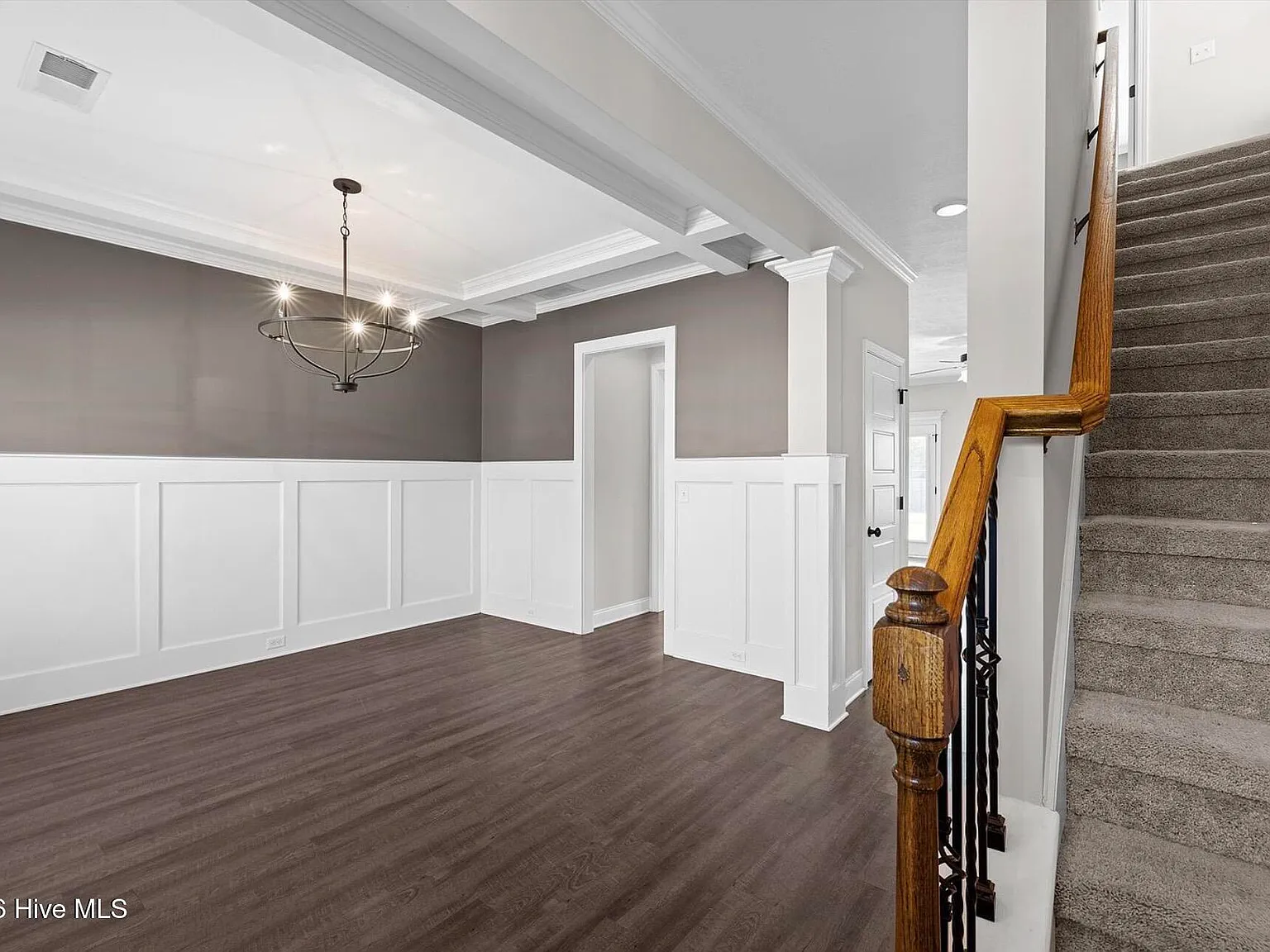 4 bed, 3.0 bath, 2584 sqft, $2,650 — Photo 2