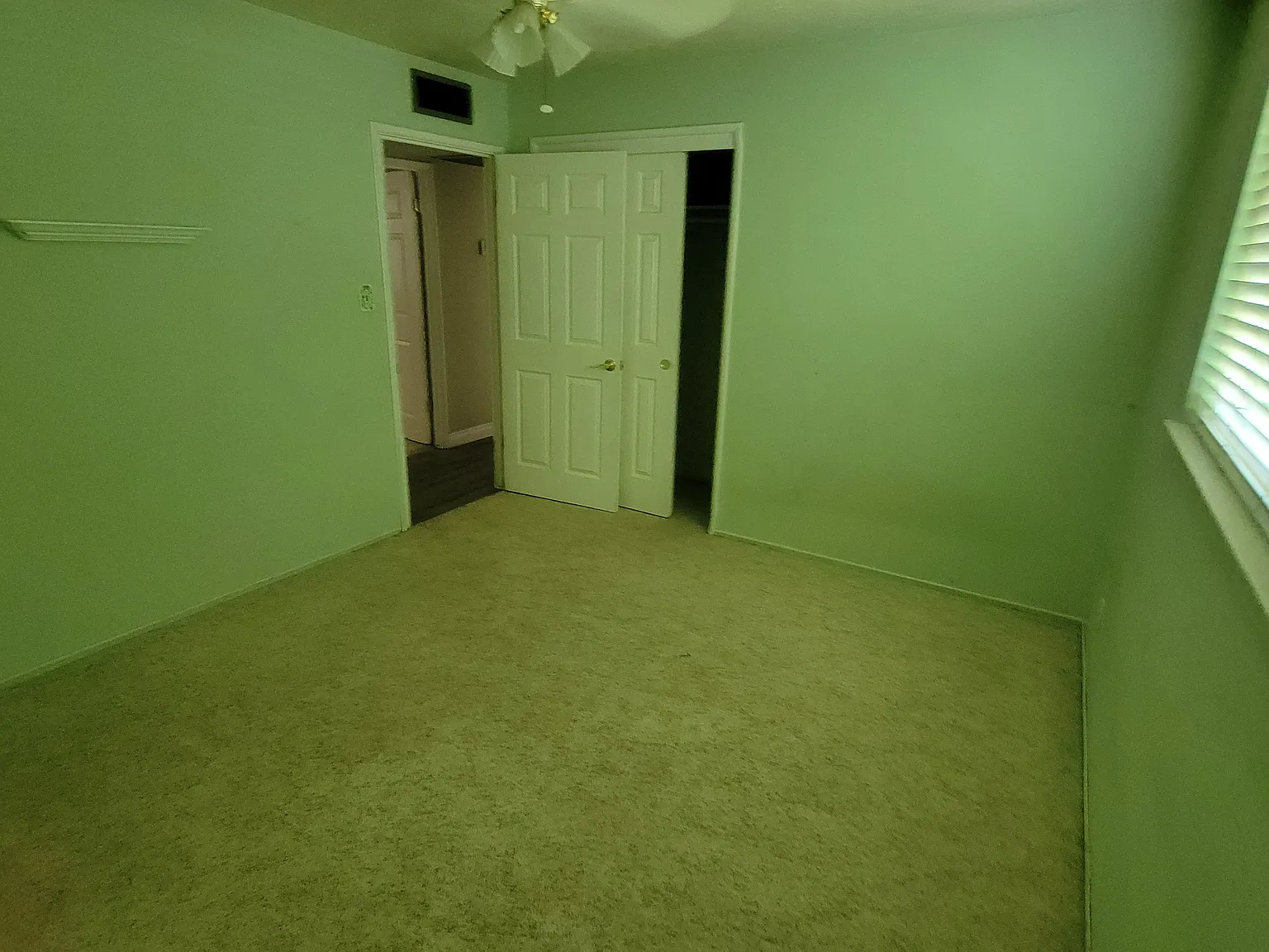 3 bed, 1.5 bath, 1393 sqft, $2,300 — Photo 3