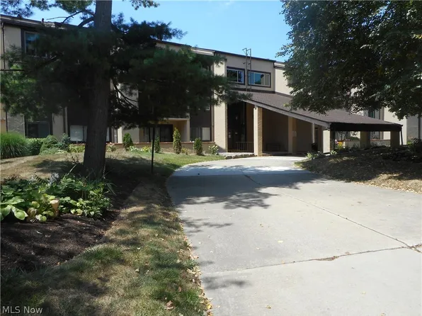 171 Court Dr #107, Fairlawn, OH 44333