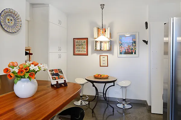 Sold by Corcoran | media 6