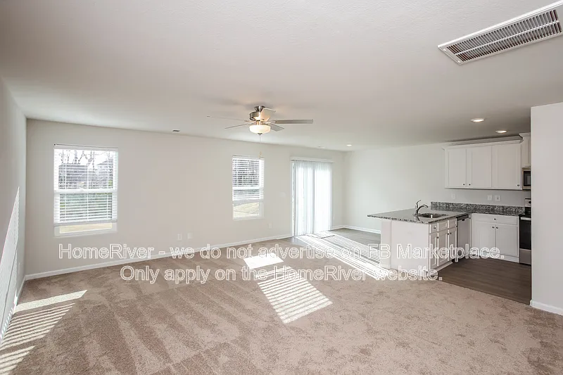 3 bed, 3.0 bath, 1679 sqft, $2,045 — Photo 3