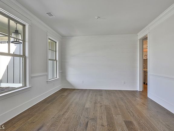 4th image of 321 Archway Ln