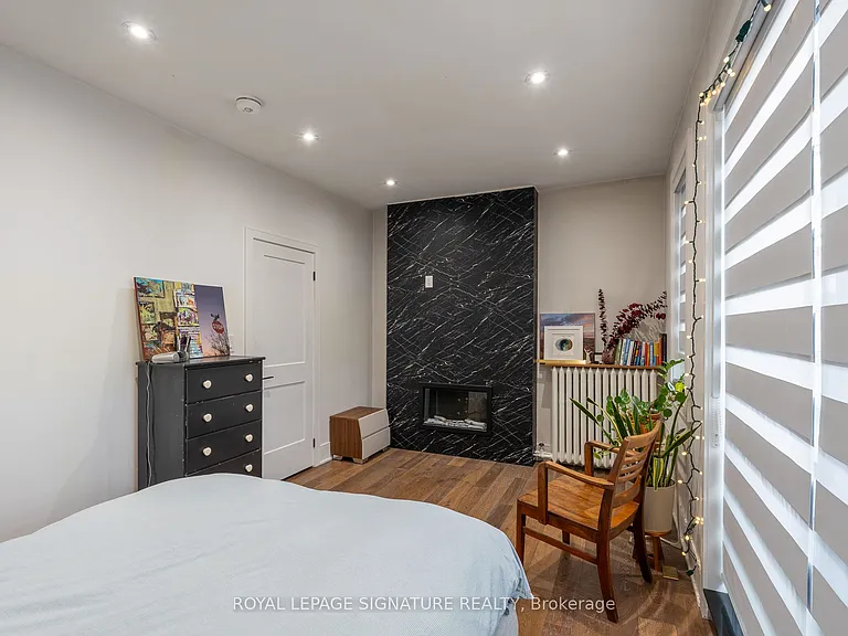 2090 Dundas St W #1A — Photo 17