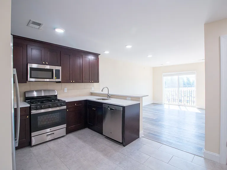 1664 Stuyvesant Ave #305 — Photo 6