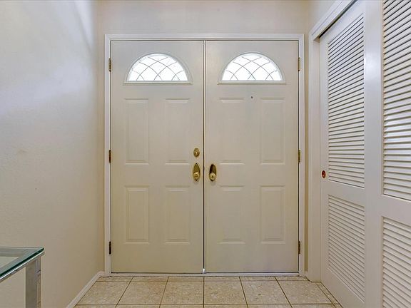 5th image of 2392 Loma Park Dr