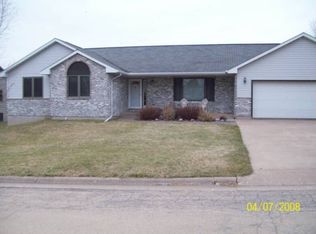 815 Jackson St, Cuba City, WI 53807