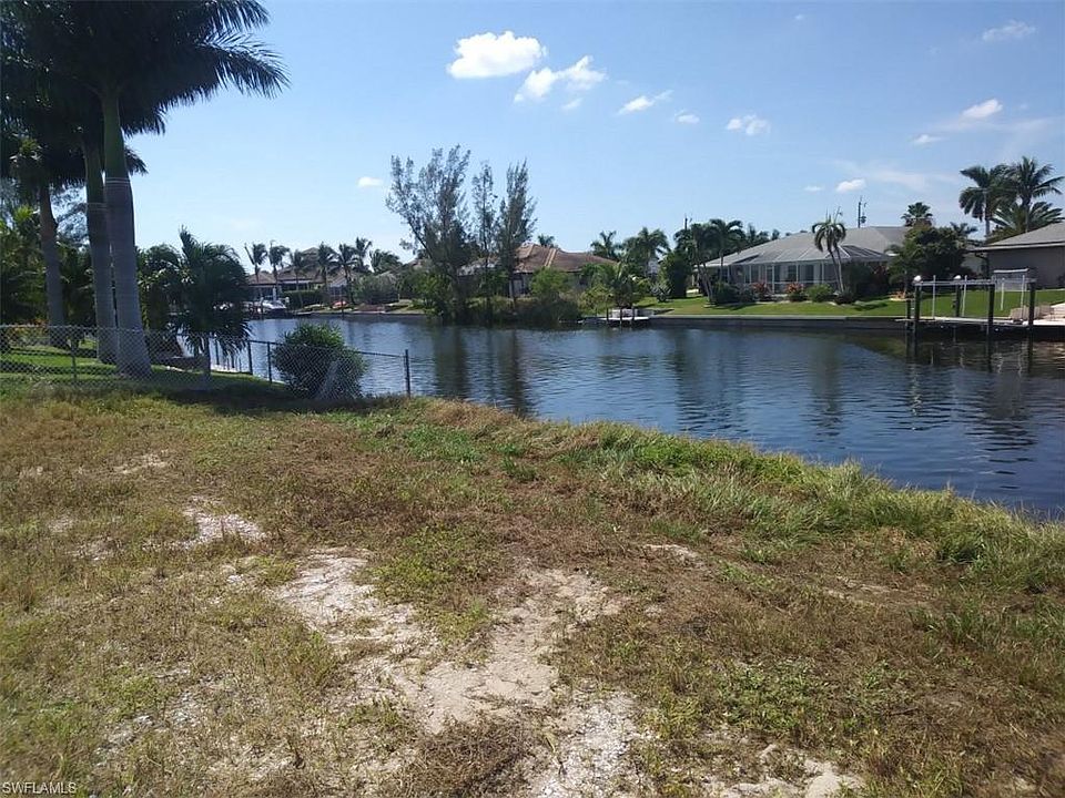 1st image of 4110 SW 28th Ave