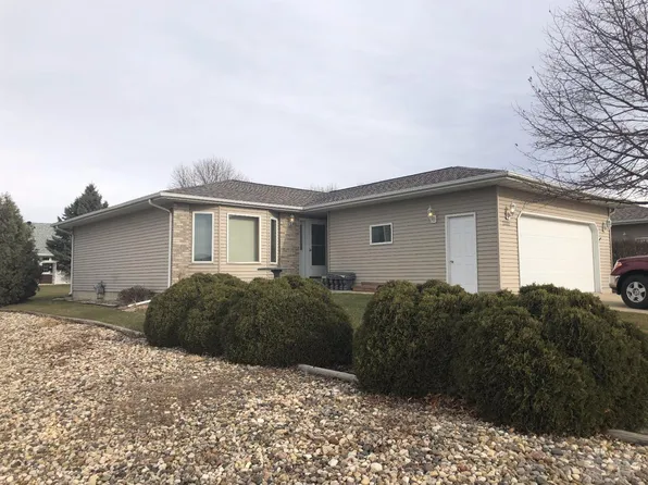 2202 14th Ave N, Clear Lake, IA 50428