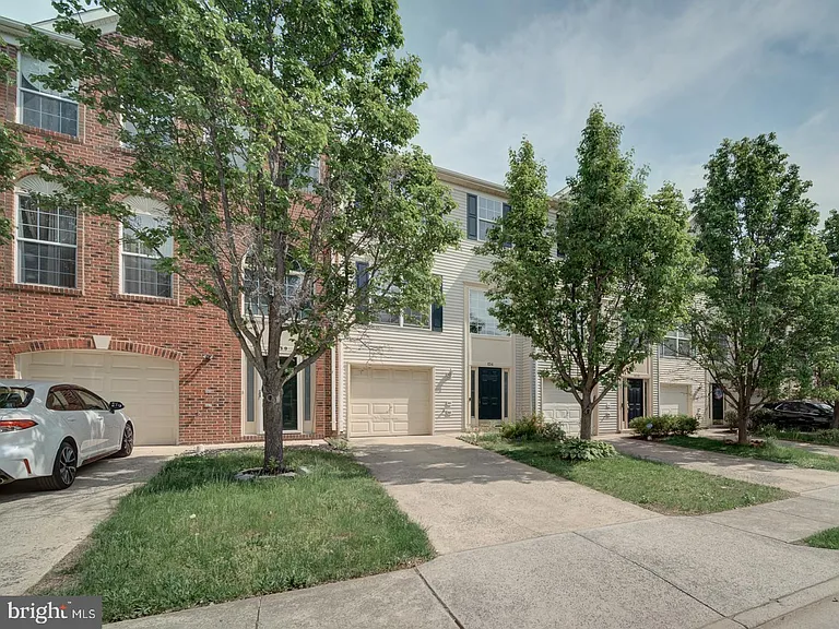 8241 Humphrey Ln — Photo 2