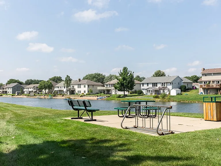 Brookmeadow Apartments — Photo 20