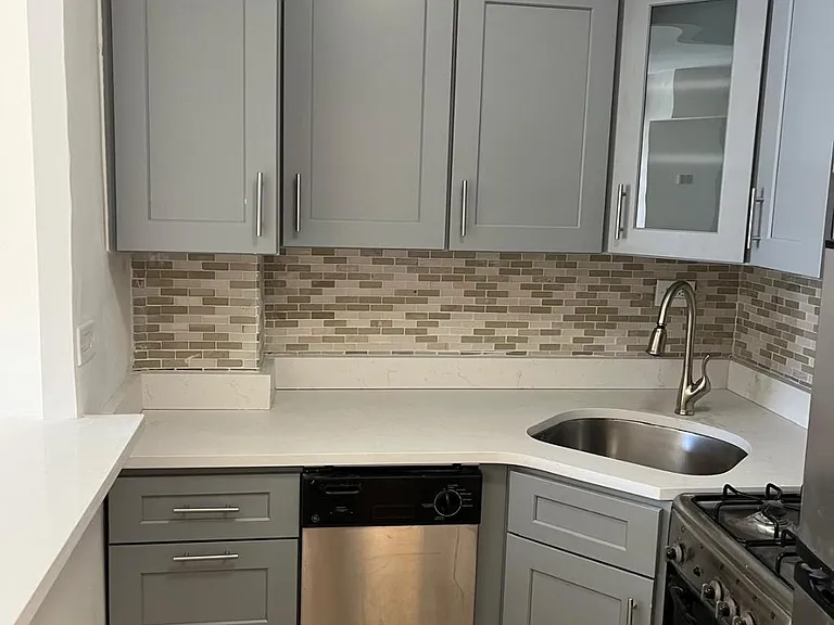 220 E 60th St #14G — Photo 10