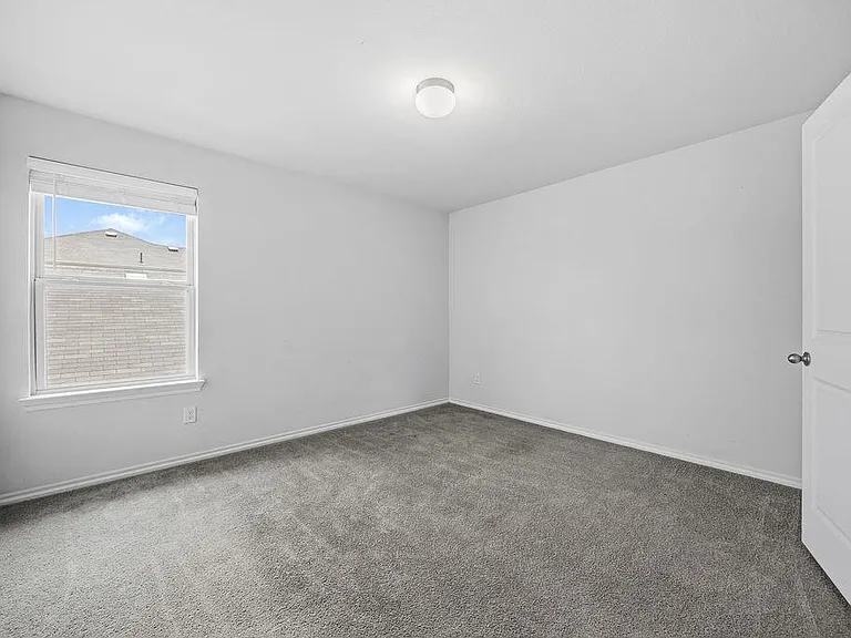 1024 Runnels Ln — Photo 16