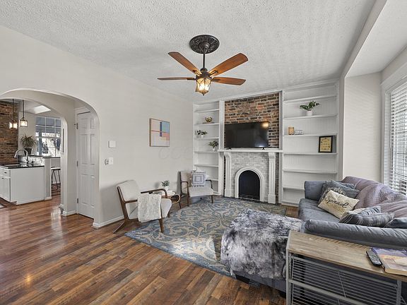 5th image of 674 Stanley Ave