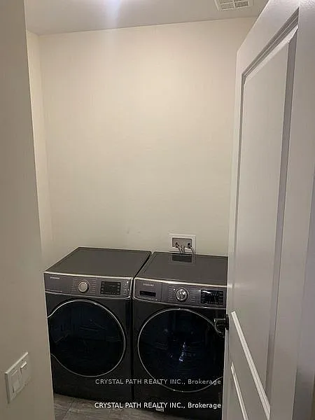 1 bed, $2,600 — Photo 4
