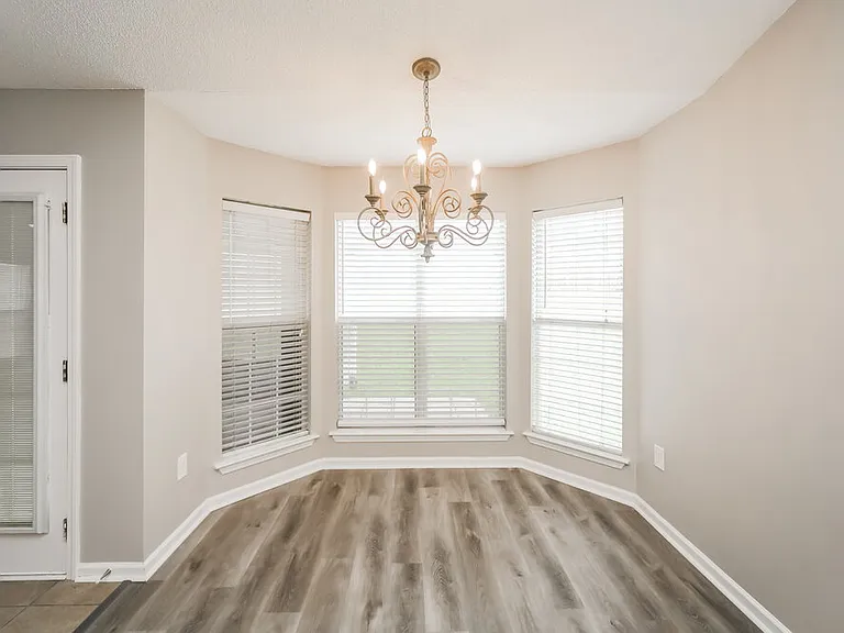8202 Martin Dr — Photo 4