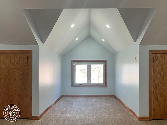 Rented by MySpaceNYC | media 9