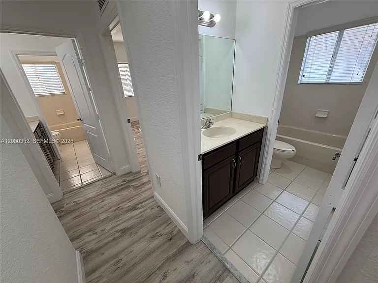 2250 SE 19th Ave — Photo 24