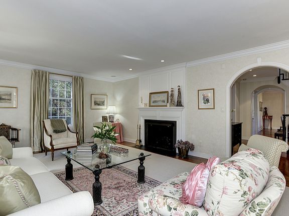 LIVING ROOM w/ FIREPLACE