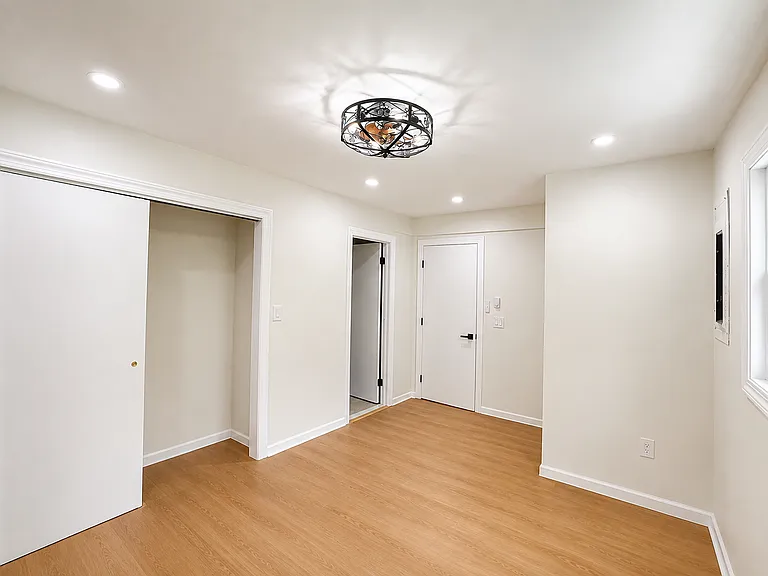 484 Country Place Dr — Photo 5