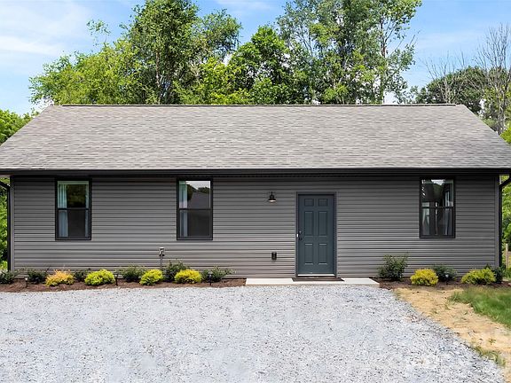 2nd image of 1003 College Blvd