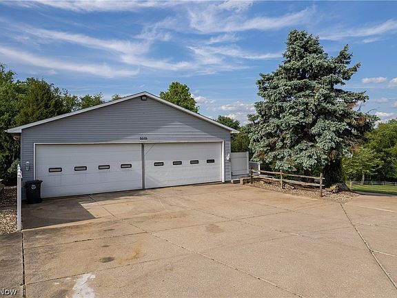 5th image of 9019 Skylane Dr