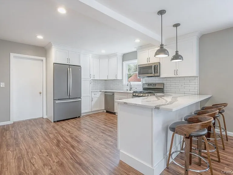 48 Lincoln Pl — Photo 1