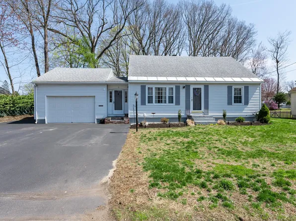 6 Paul Avenue, Nashua, NH 03060