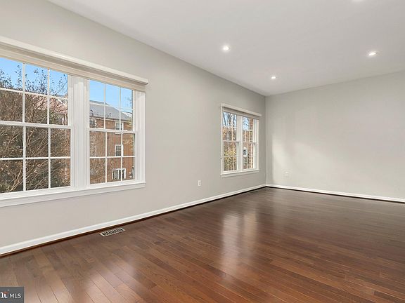 5th image of 5118 Woodmire Ln