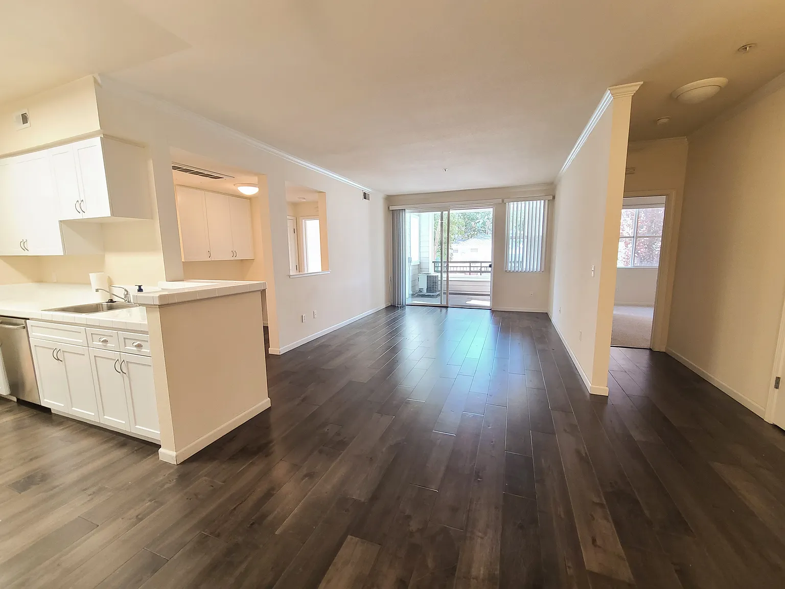 2 bed, 1197 sqft, $4,100 — Photo 4