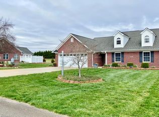 129-2 Royal View Dr, Pinnacle, NC 27043