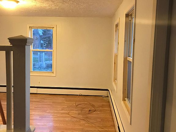 4th image of 230 Chestnut St #B