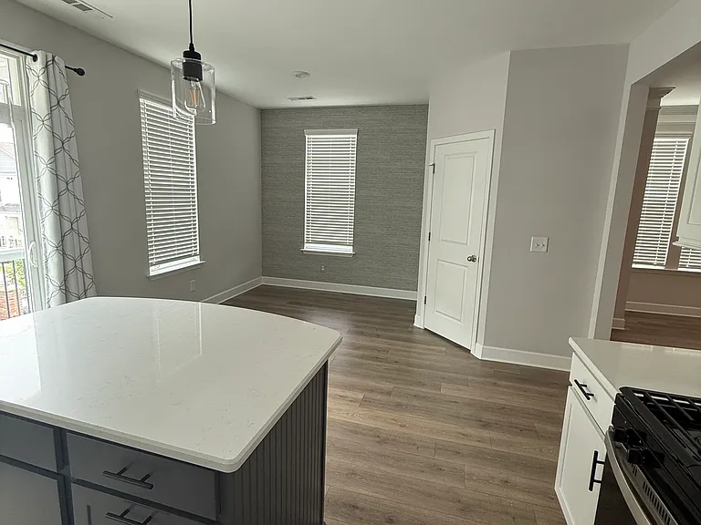 607 Heck Ln — Photo 17
