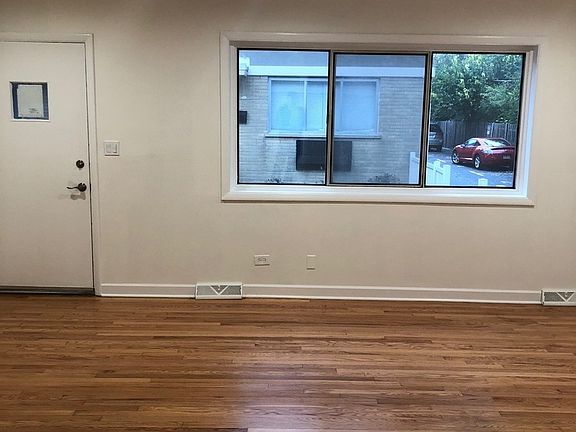 5th image of 618 S Milwaukee Ave APT F