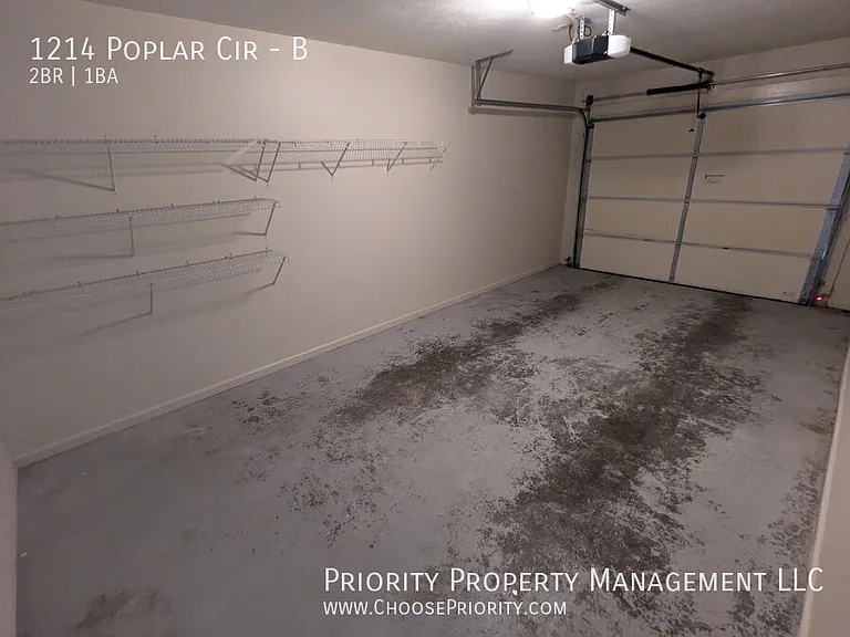 1214 Poplar Cir #B — Photo 9