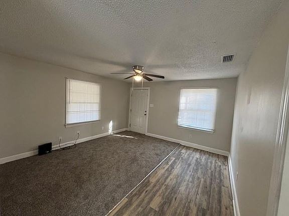3rd image of 2504 Farnell Dr