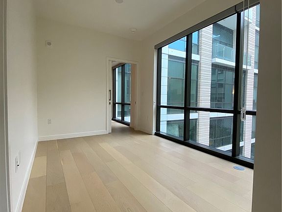 2nd image of 400 S Broadway APT 1014