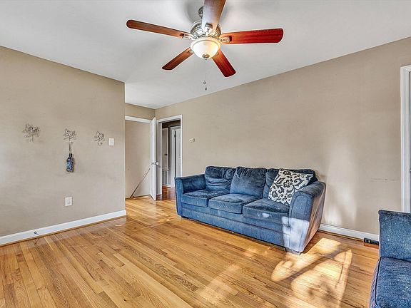 5th image of 5404 Mayfield St