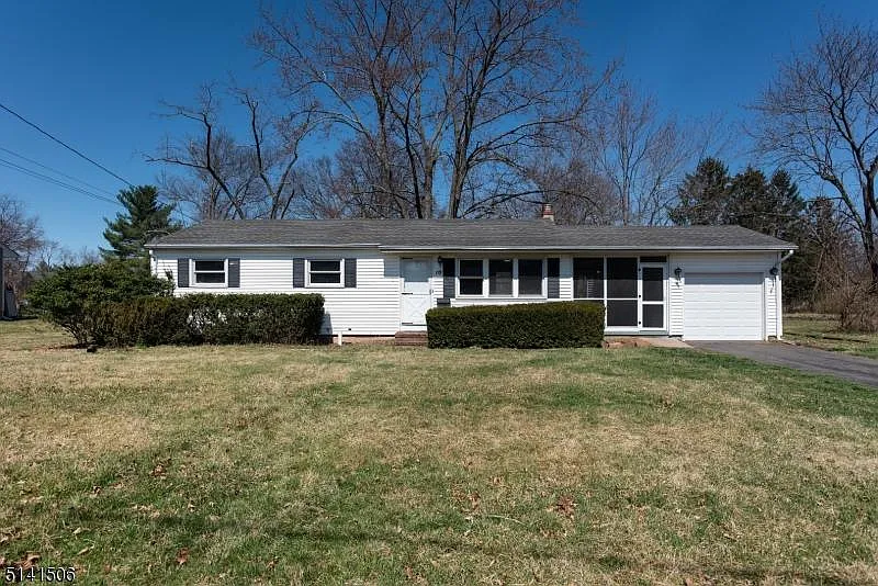 10 Westbrook Ave photo 1