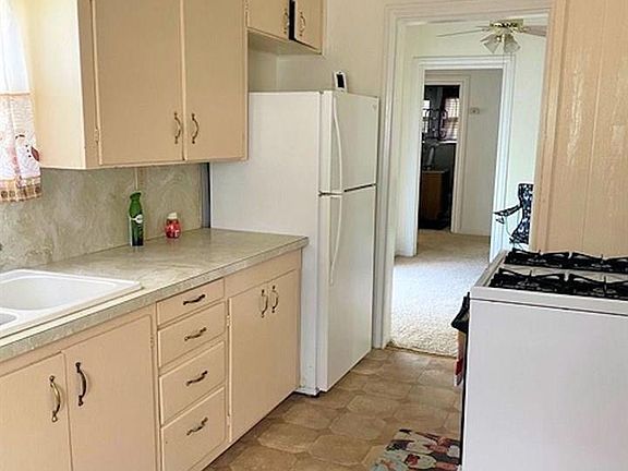 5th image of 110 Lilac St
