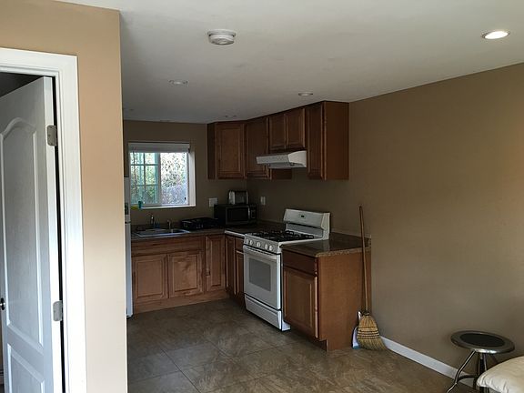 3rd image of 93 W Simpson St