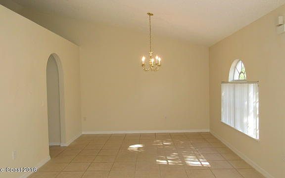 2nd image of 1407 Wigmore St SE