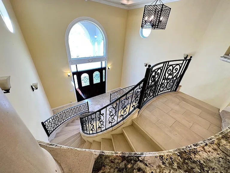 734 Bridle Ridge Ct — Photo 15